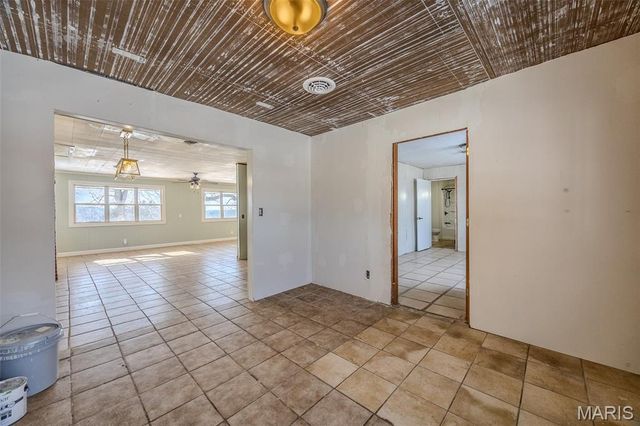 30017 Jeffries Road, Richland, MO 65556