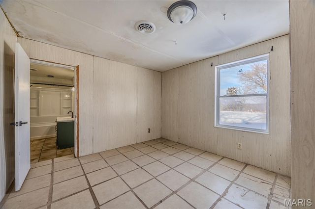 30017 Jeffries Road, Richland, MO 65556