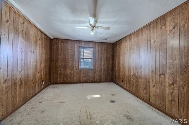 30017 Jeffries Road, Richland, MO 65556