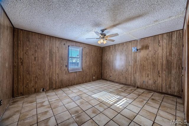 30017 Jeffries Road, Richland, MO 65556