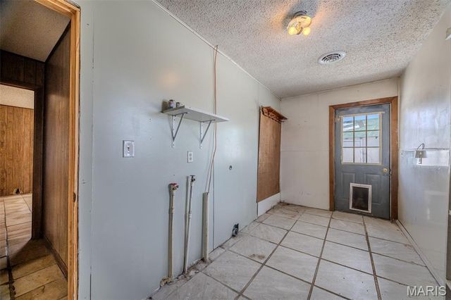 30017 Jeffries Road, Richland, MO 65556