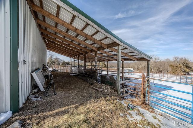 30017 Jeffries Road, Richland, MO 65556