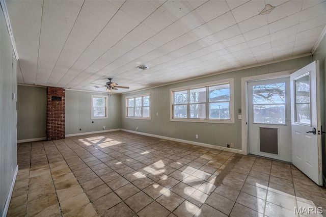 30017 Jeffries Road, Richland, MO 65556