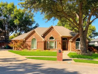 8521 Steeple Ridge Drive, North Richland Hills, TX 76182