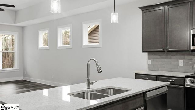 512 Landseer Drive, Landrum, SC 29356