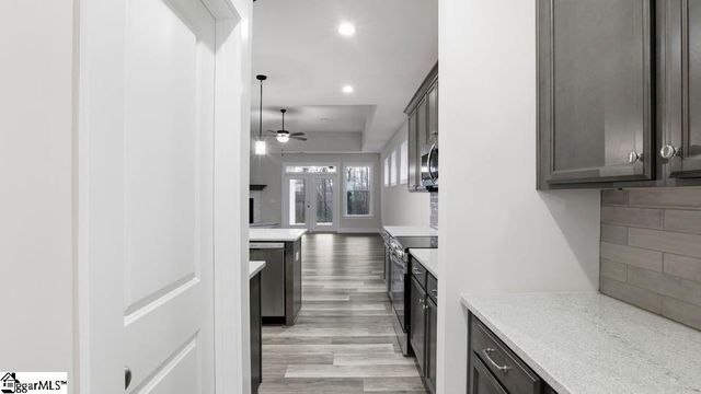 512 Landseer Drive, Landrum, SC 29356