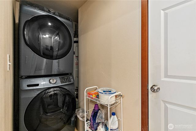 15902 Woodland Avenue E, Puyallup, WA 98375