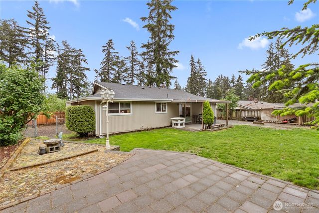 15902 Woodland Avenue E, Puyallup, WA 98375