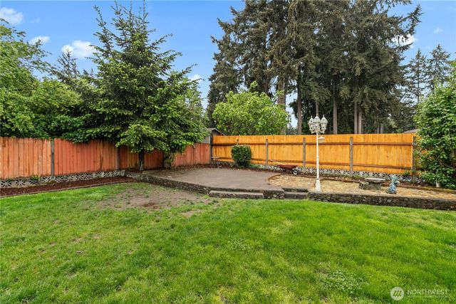 15902 Woodland Avenue E, Puyallup, WA 98375