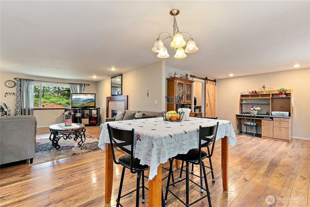 15902 Woodland Avenue E, Puyallup, WA 98375