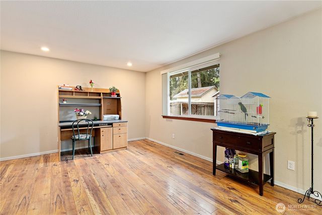 15902 Woodland Avenue E, Puyallup, WA 98375