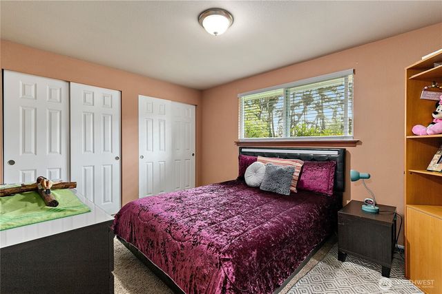 15902 Woodland Avenue E, Puyallup, WA 98375