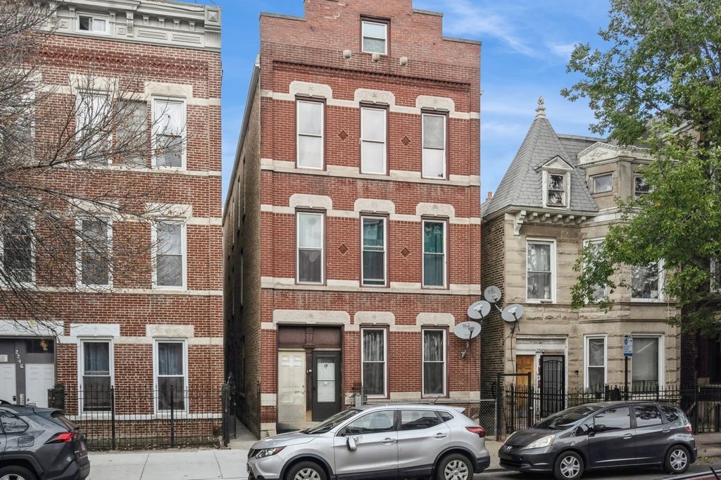 2242 W 19th Street 1R, Chicago, IL 60608