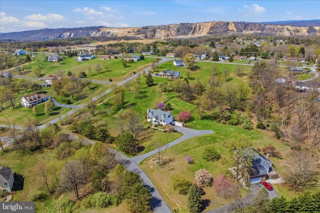 173 RIDGEVIEW DR, Berkeley Springs, WV 25411