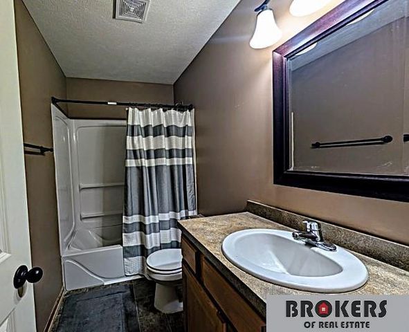 5230 N 13 Street, Lincoln, NE 68521