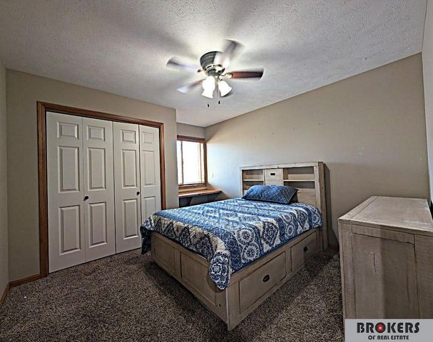 5230 N 13 Street, Lincoln, NE 68521