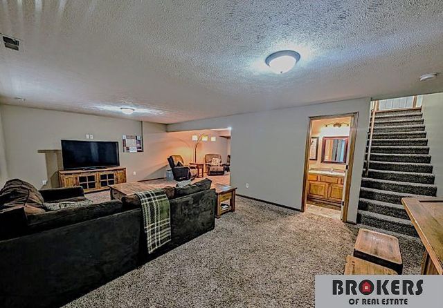 5230 N 13 Street, Lincoln, NE 68521