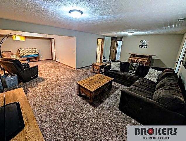 5230 N 13 Street, Lincoln, NE 68521