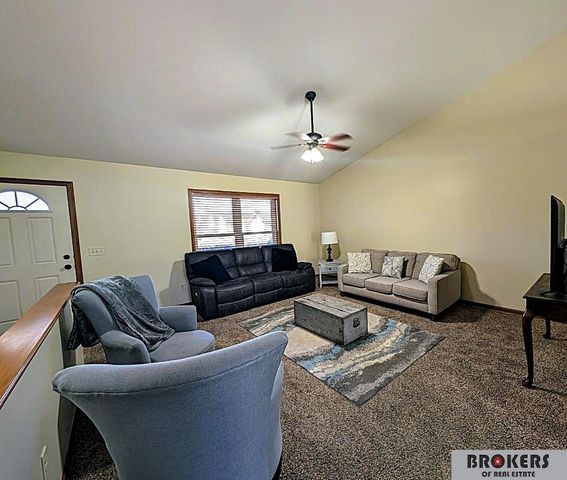 5230 N 13 Street, Lincoln, NE 68521