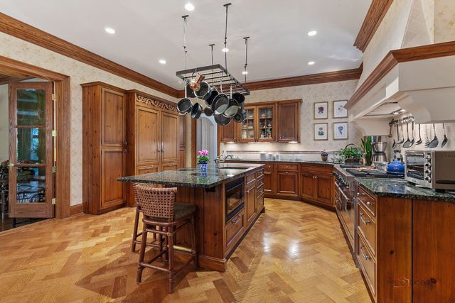 1271 N Green Bay Road, Lake Forest, IL 60045