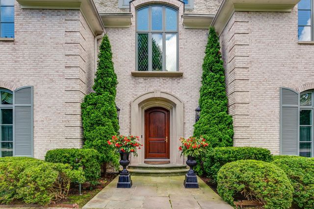 1271 N Green Bay Road, Lake Forest, IL 60045