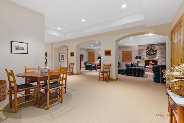 1271 N Green Bay Road, Lake Forest, IL 60045