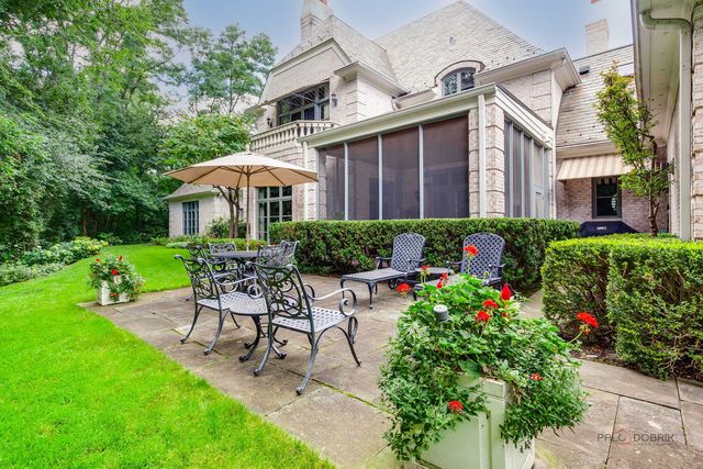 1271 N Green Bay Road, Lake Forest, IL 60045