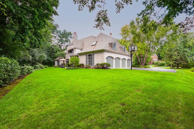 1271 N Green Bay Road, Lake Forest, IL 60045