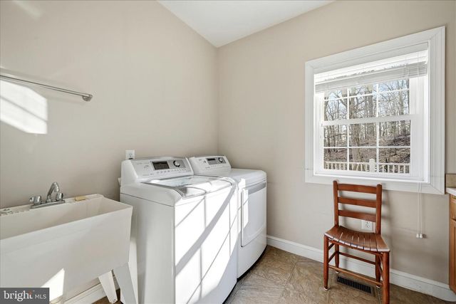 100 NAZARETH DR, Fort Valley, VA 22652