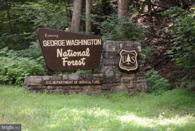 100 NAZARETH DR, Fort Valley, VA 22652