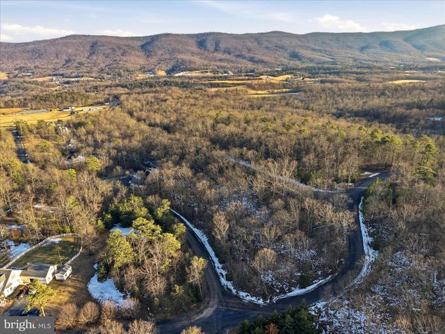 100 NAZARETH DR, Fort Valley, VA 22652