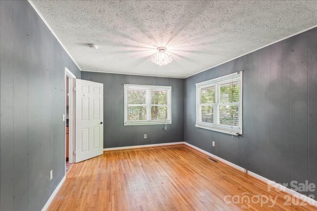 147 Barberry Heights Drive, Brevard, NC 28712