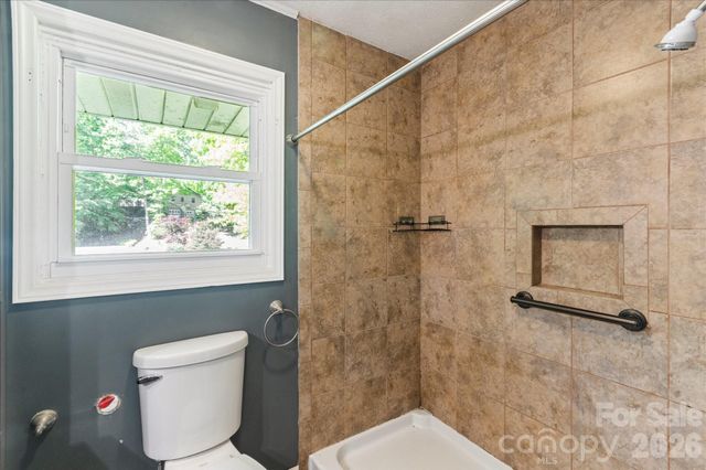 147 Barberry Heights Drive, Brevard, NC 28712