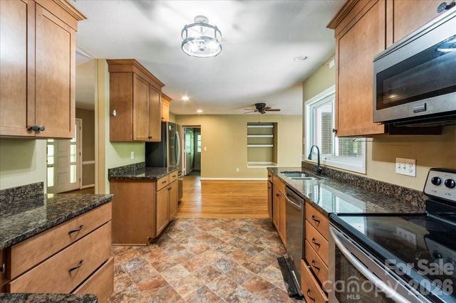 147 Barberry Heights Drive, Brevard, NC 28712