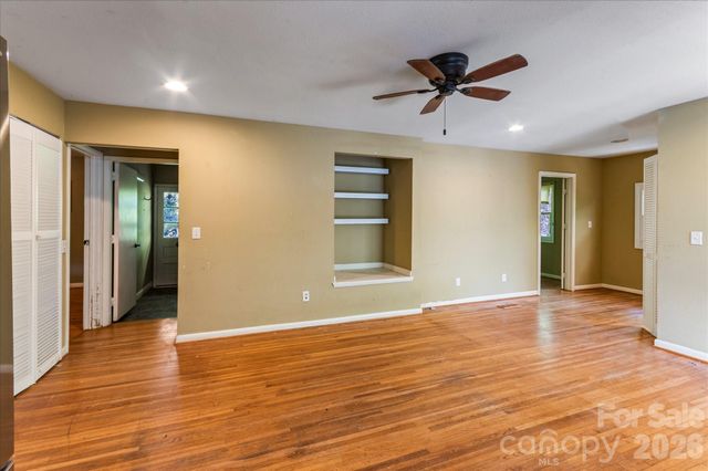 147 Barberry Heights Drive, Brevard, NC 28712