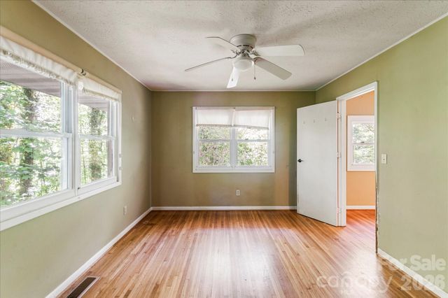 147 Barberry Heights Drive, Brevard, NC 28712
