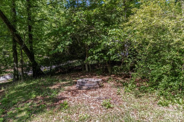 147 Barberry Heights Drive, Brevard, NC 28712