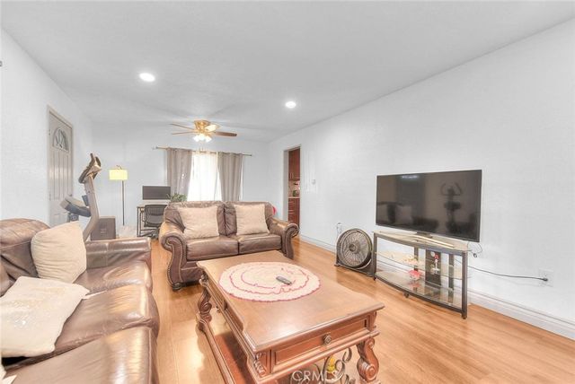 17788 San Bernardino, Fontana, CA 92335