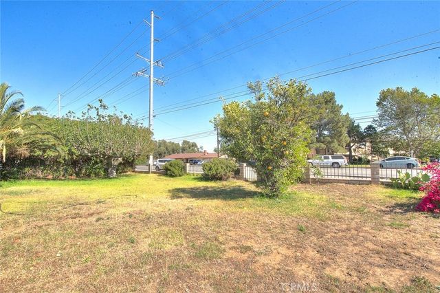 17788 San Bernardino, Fontana, CA 92335