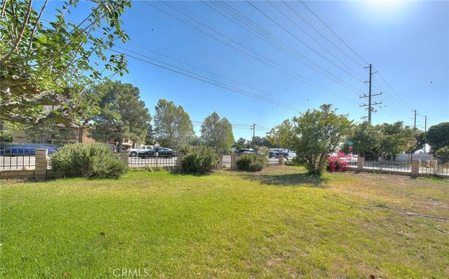 17788 San Bernardino, Fontana, CA 92335