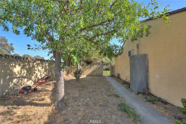17788 San Bernardino, Fontana, CA 92335