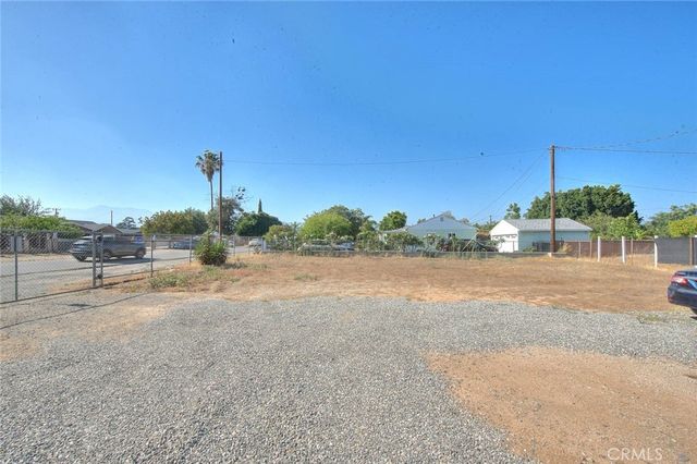 17788 San Bernardino, Fontana, CA 92335