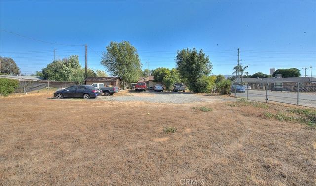 17788 San Bernardino, Fontana, CA 92335