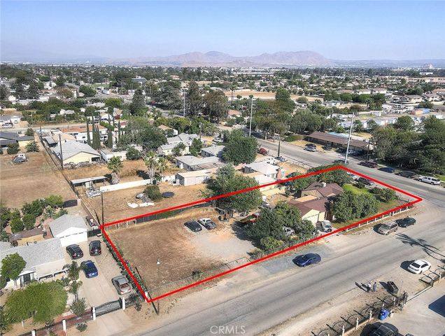 17788 San Bernardino, Fontana, CA 92335