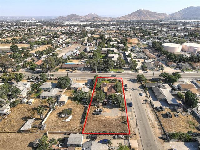 17788 San Bernardino, Fontana, CA 92335