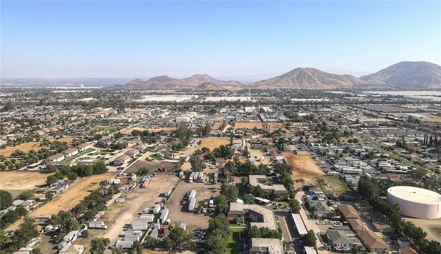 17788 San Bernardino, Fontana, CA 92335