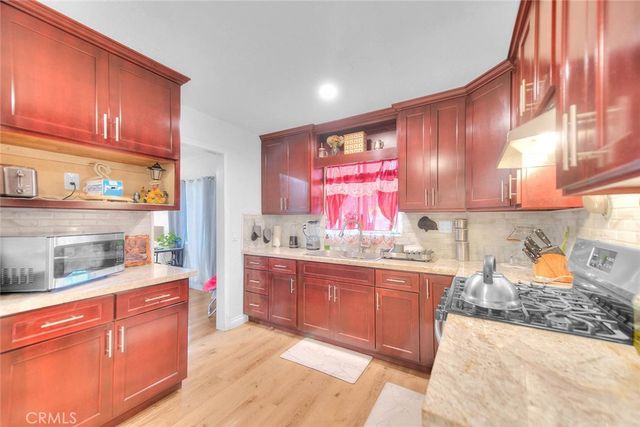 17788 San Bernardino, Fontana, CA 92335