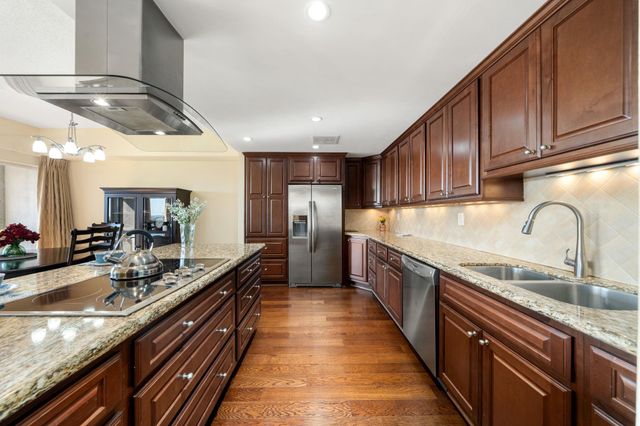 2001 Holcombe Boulevard 803, Houston, TX 77030