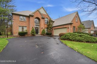 606 Forest Lake Drive, Holland, OH 43528