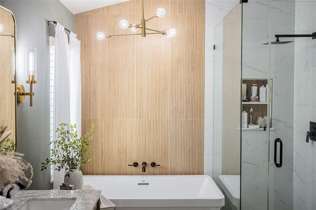 2524 SIENA WAY, Valrico, FL 33596